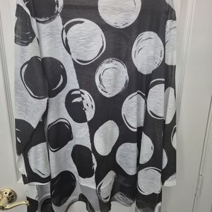 Jess And Jane Black and White Circles Aabstract Tunic 3X